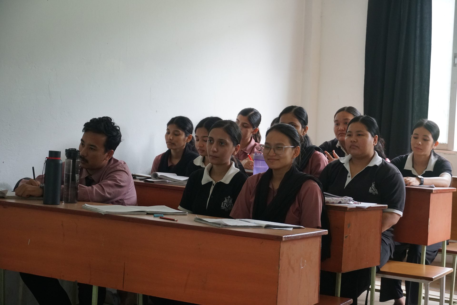 bsc-nursing-students-studying